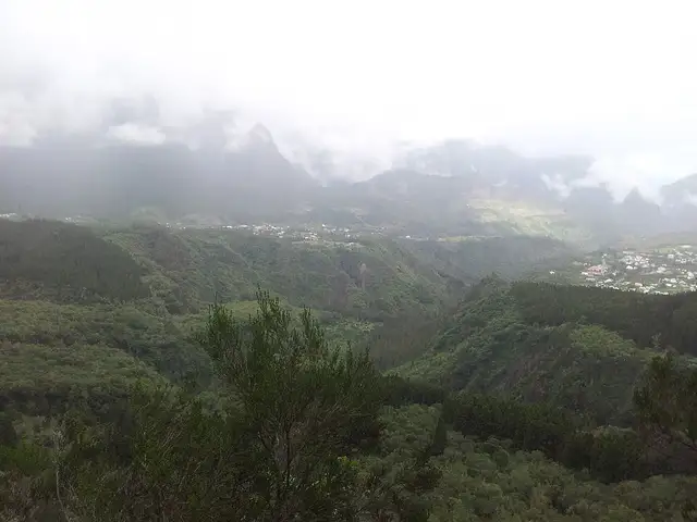Cilaos dans la montée du Bloc