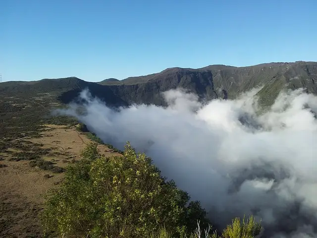 Rivière des Remparts sous les nuages